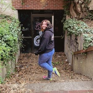 Meet your Posher, Tia